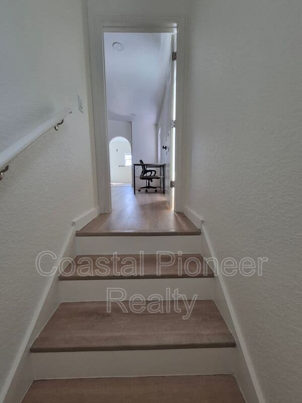 Spring Hill House: 4447 Keyes Ave