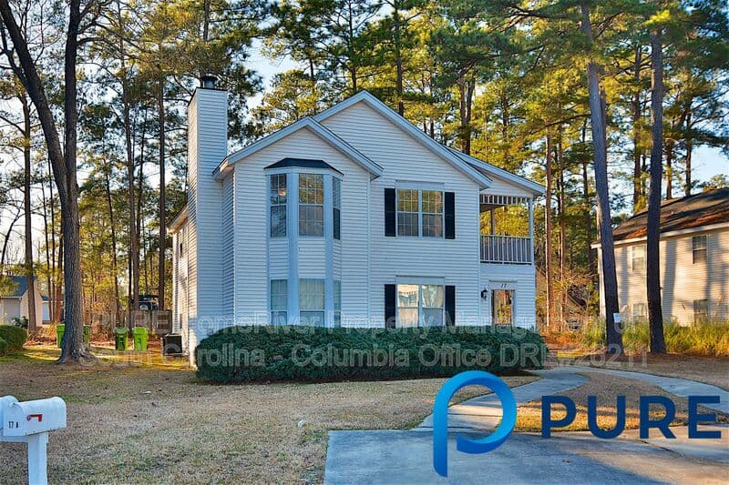 Columbia House: 17A Battery Walk Ct