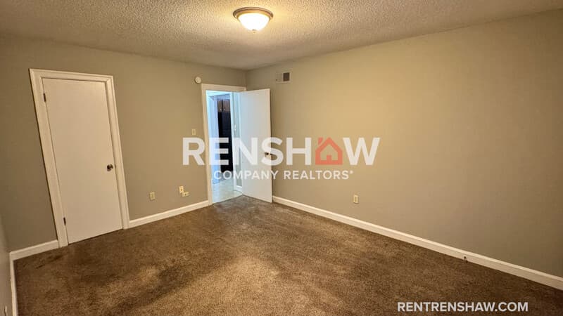 Memphis Condo: 3228 S Mendenhall Rd 2b