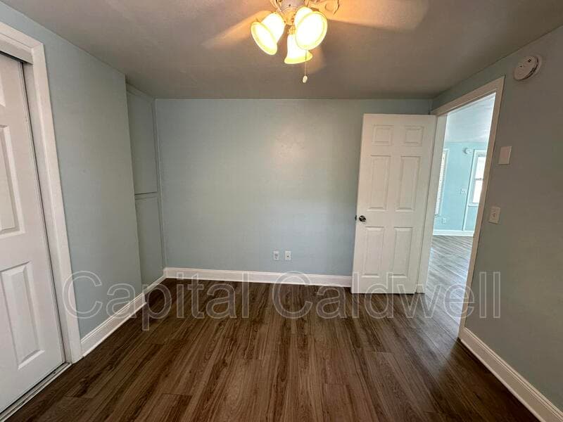 Dunedin House: 425 Milwaukee Ave