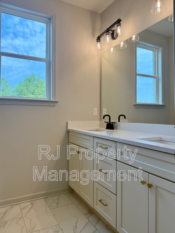 Collierville Townhome: 924 Aldwick Dr
