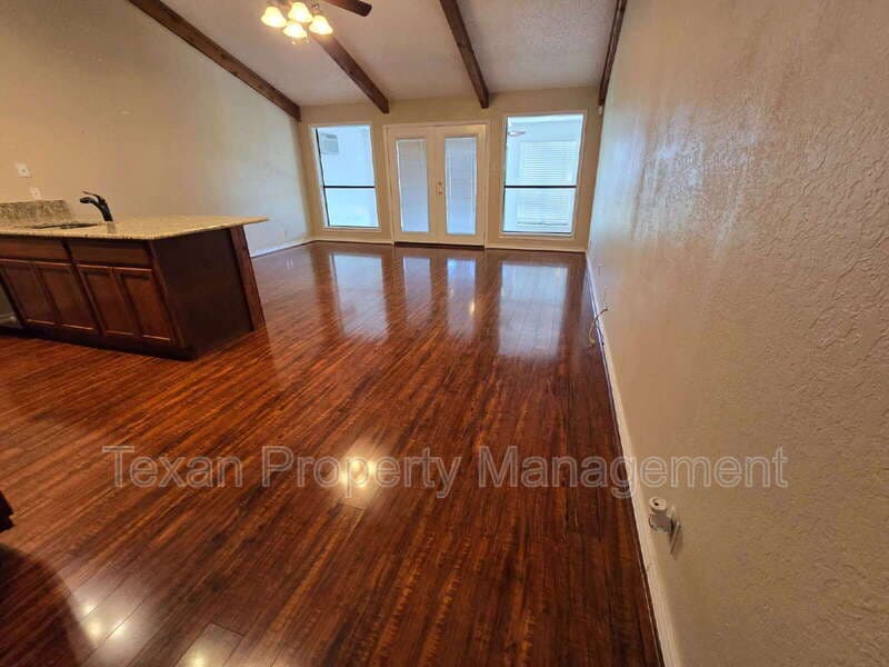 Granbury Condo: 4013 Mabery Ct