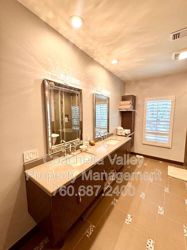Rancho Mirage House: 21 Lake Shore Dr