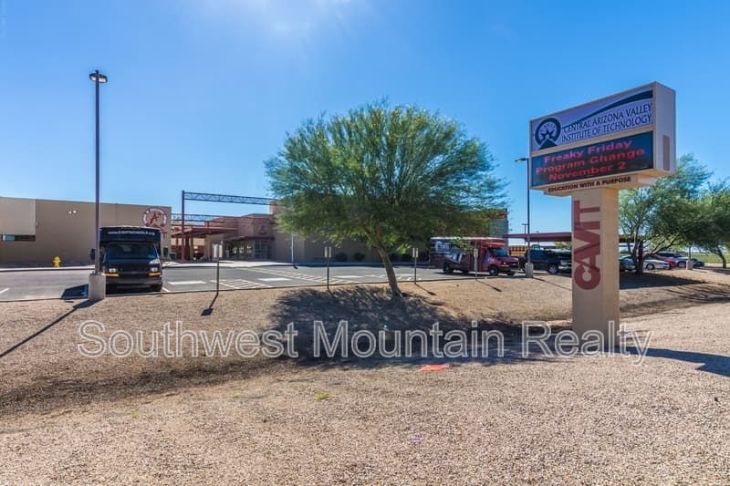 Coolidge House: 1333 W Pima Avenue
