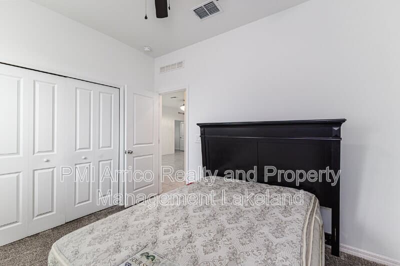 Winter Haven House: 1228 Tyler Lp