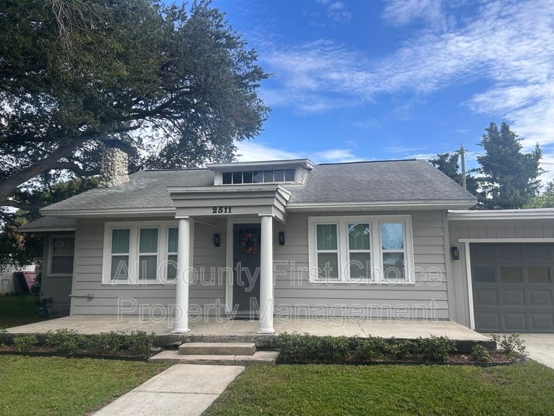 St. Petersburg House: 2511 55th Ave N