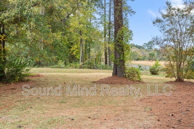 Raleigh House: 1232 Beverly Dr