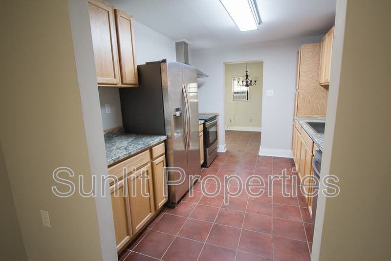 Athens House: 2590 Danielsville Rd