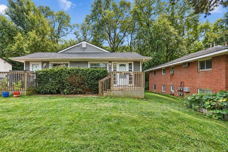 Des Moines House: 6306 Sherrick Ave
