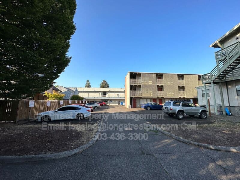 Corvallis Apartment: 115 NW 15th St