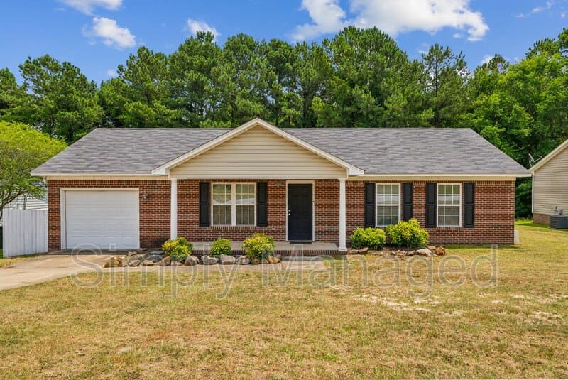 Fayetteville House: 2033 Ashton Road