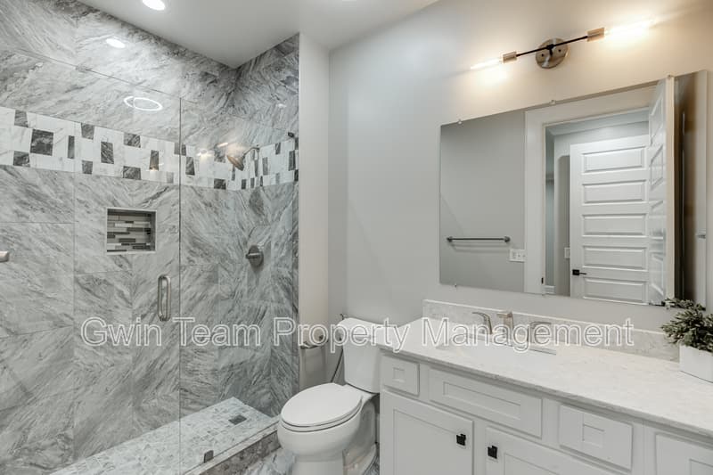 Lawrenceville House: 75 Cherry St