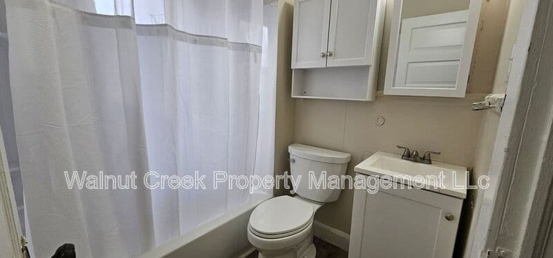 Lakewood Condo: 1520 Alameda ave