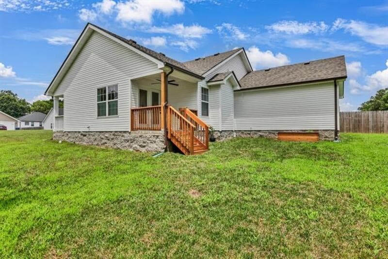 Clarksville House: 1405 Fredrick Drive