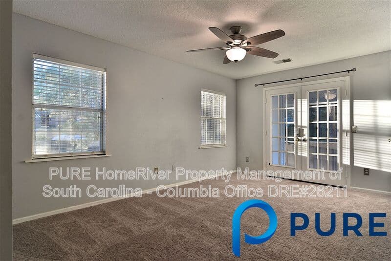 Columbia House: 17A Battery Walk Ct