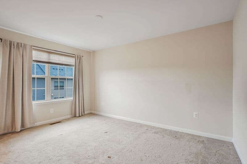 Fredericksburg House: 10100 Futbol Ct
