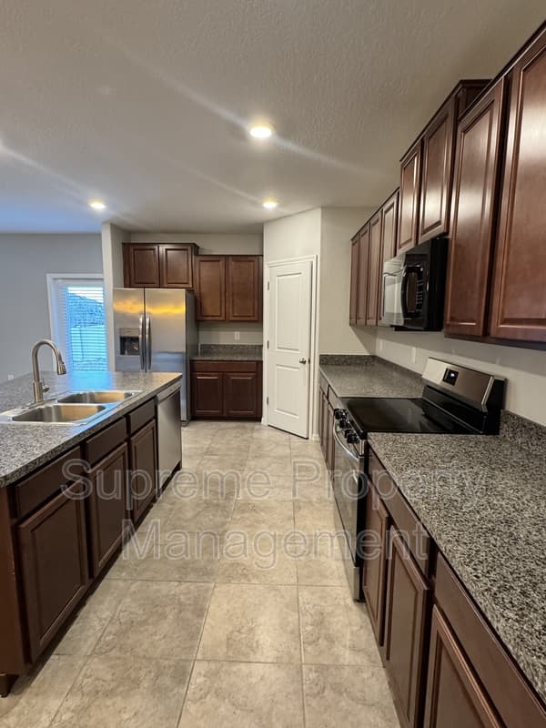 Riverview House: 12716 Lemon Pepper Drive