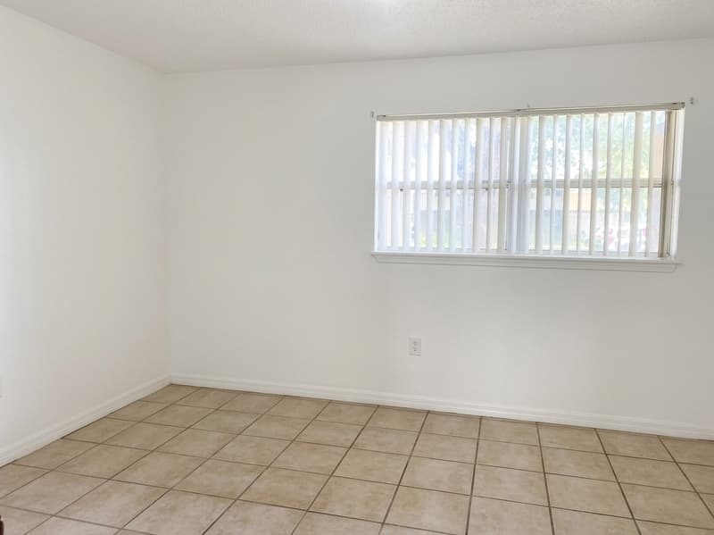 Orlando Condo: 900 S John Young Pkwy