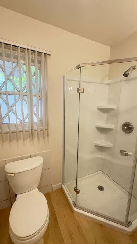 Glendora House: 427 E Haltern Ave
