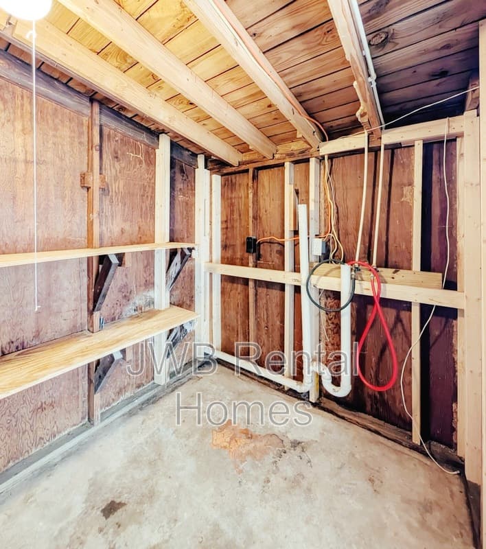 Jacksonville House: 3923 Leonard Cir W