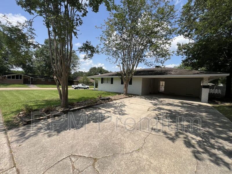 Baton Rouge House: 10444 Browning Dr.