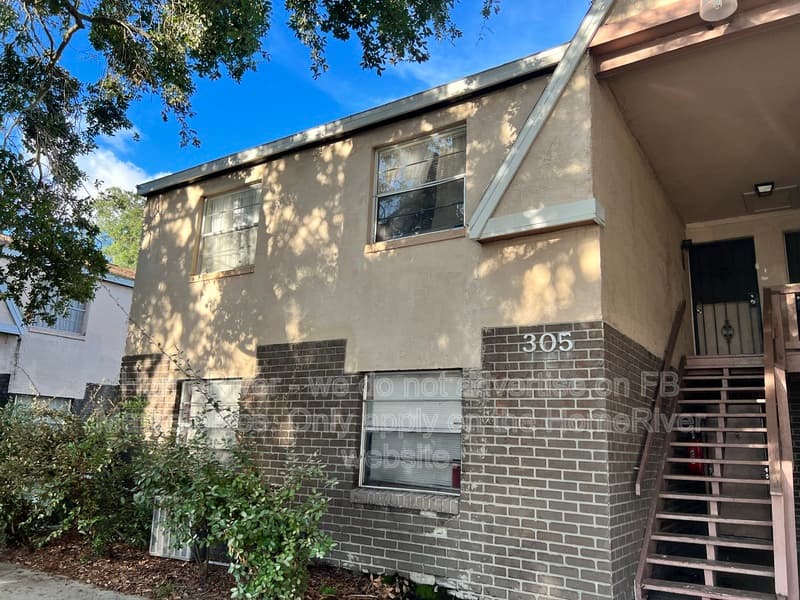 Tampa Condo: 305 E Whitehall Ct