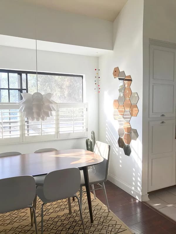 Orange Condo: 700 E Lake Dr