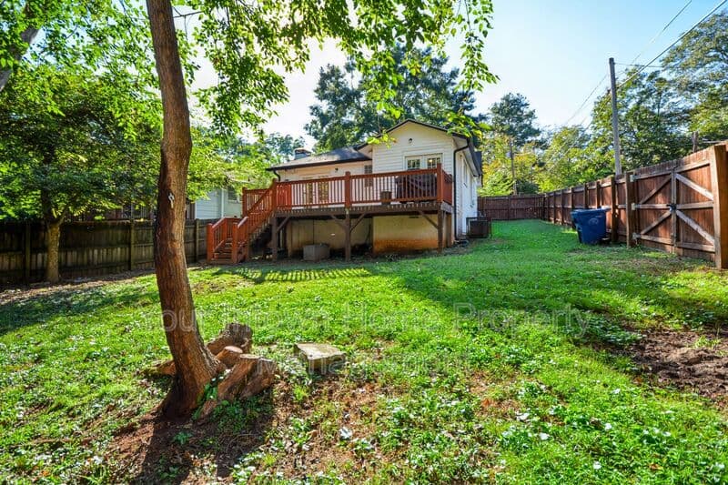 Atlanta House: 1420 Beatie Ave Sw