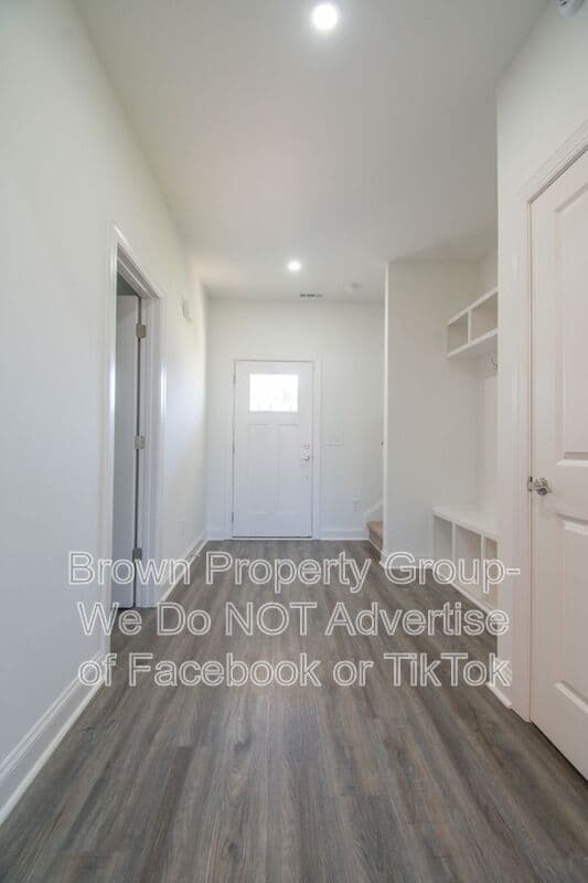 Raeford House: 157 Easy St