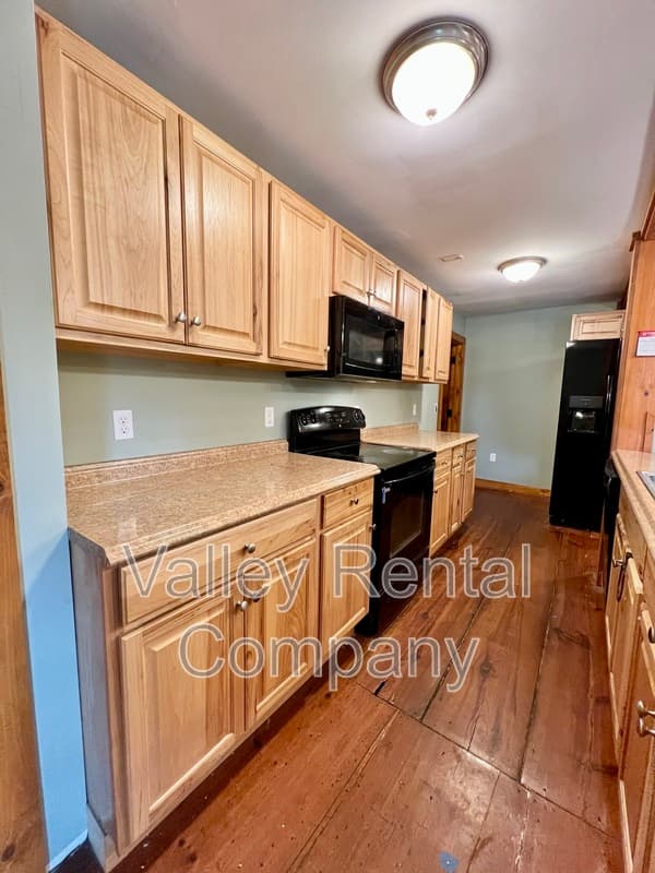 Hadley Condo: 94 Bay Road - 2