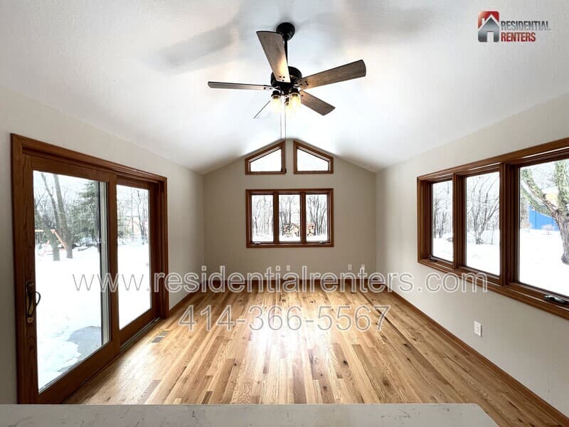 New Berlin House: 13311 W Ferguson Rd