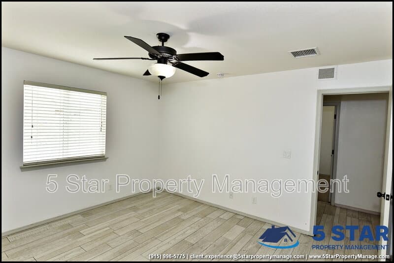 El Paso House: 872 Colbert Shapleigh Place !!