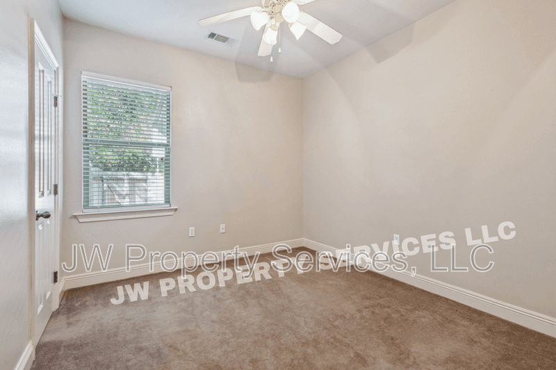 Covington House: 60 Lurline Dr