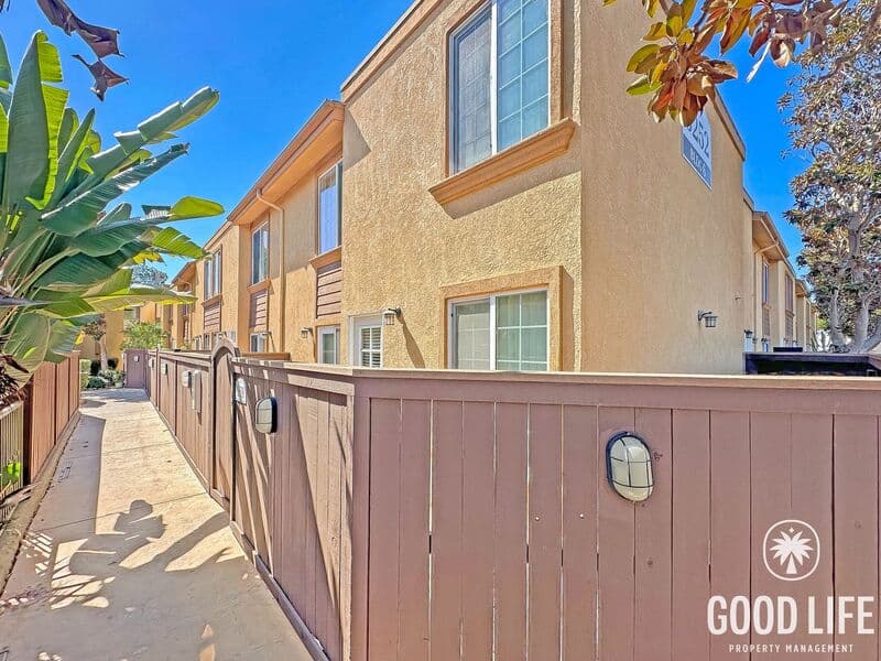 San Diego Townhome: 5252 Balboa Arms Drive