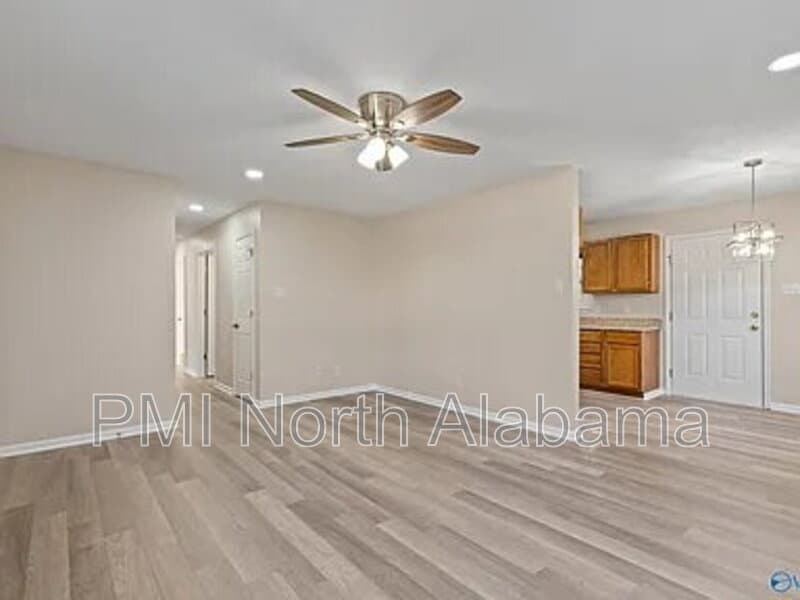 Huntsville House: 3103 Sonya Drive Northwest