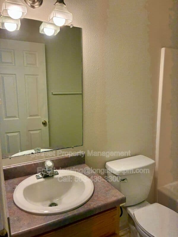 Corvallis Condo: 2349 NW Hummingbird Dr