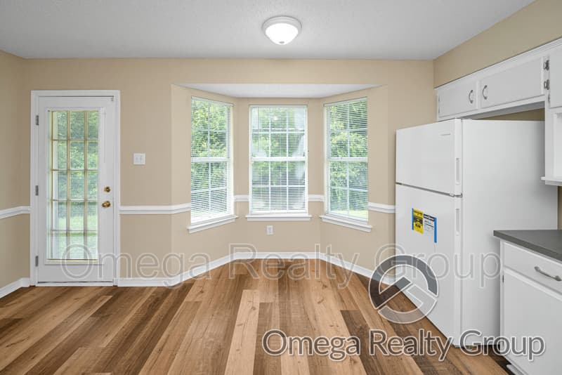 Mobile House: 3020 Barlett Dr