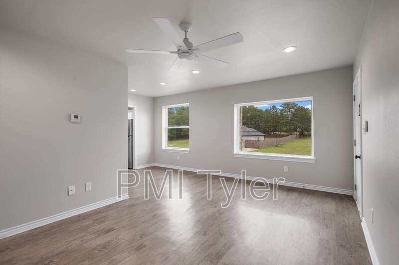 Tyler Condo: 1800 West Oakwood Street