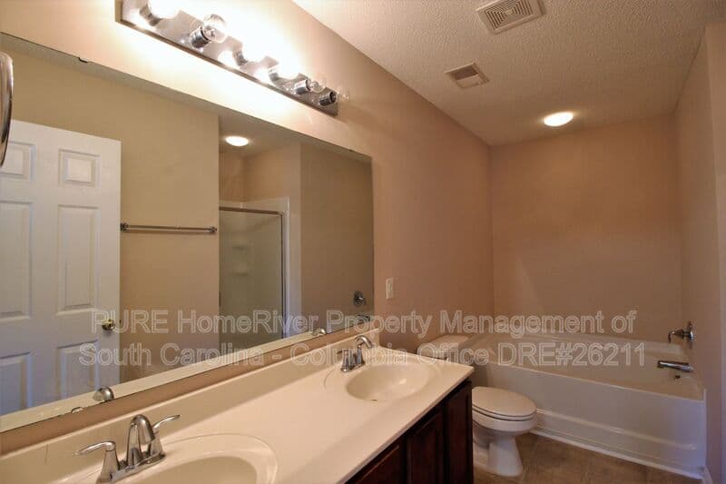 Columbia House: 581 Heron Glen Dr