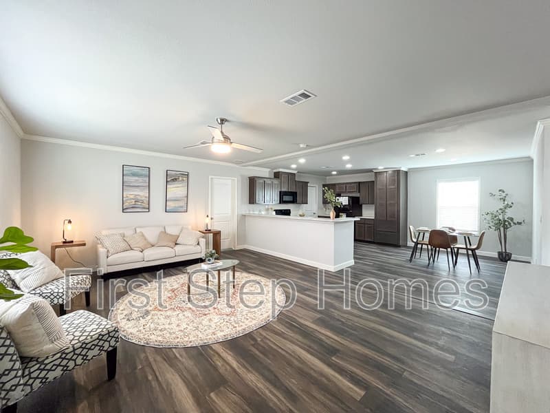 Tyler House: 401 Marco St