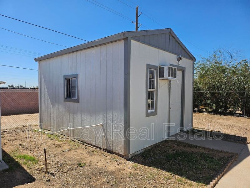 Casa Grande House: 1113 W. Corinthian Circle