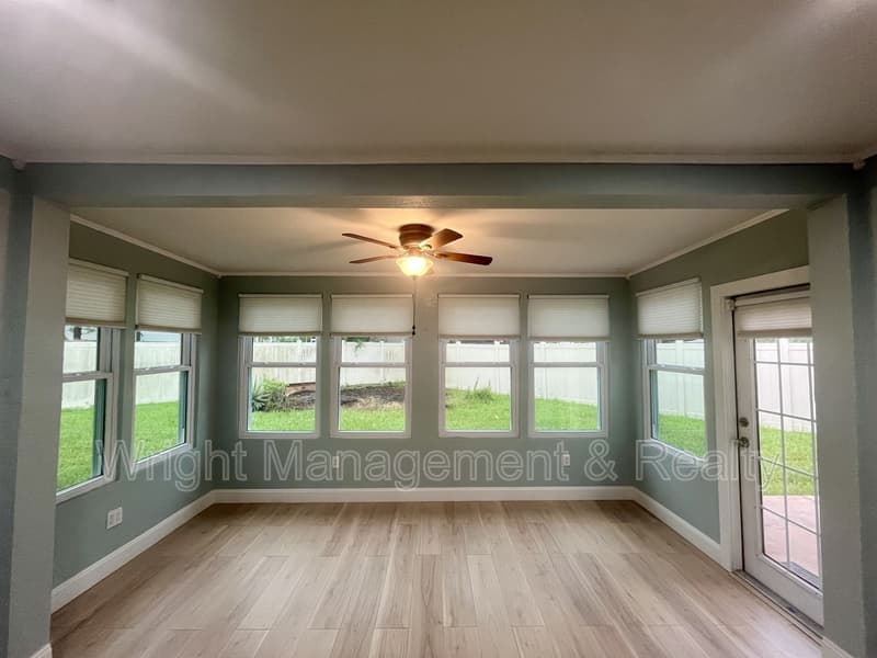 St. Petersburg House: 8330 Waverly Road North