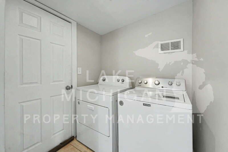 Grand Rapids House: 41 Diamond Ave NE