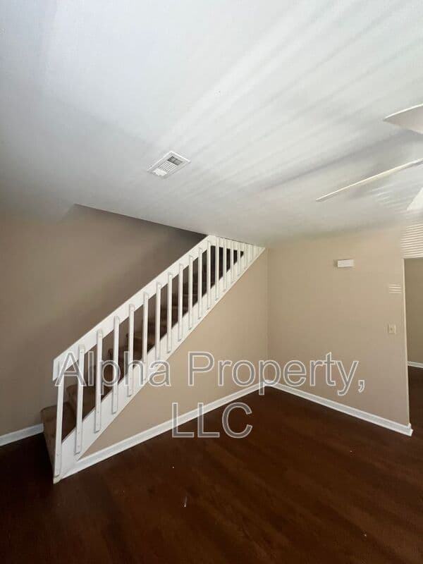 Greer Condo: 213B Taylor Rd