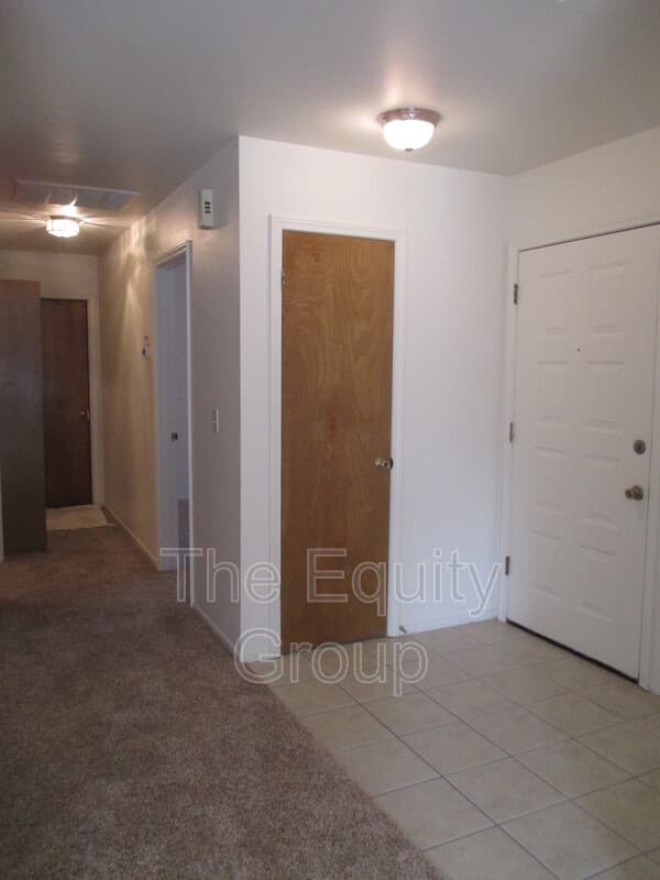 Visalia House: 4043 West Victor Avenue