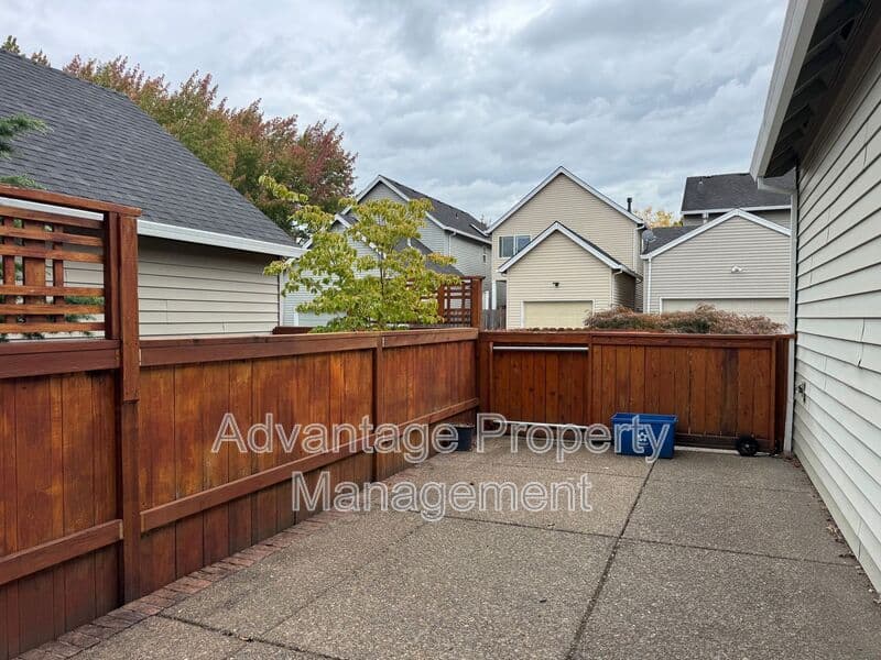 Corvallis House: 6288 SW Chestnut Drive