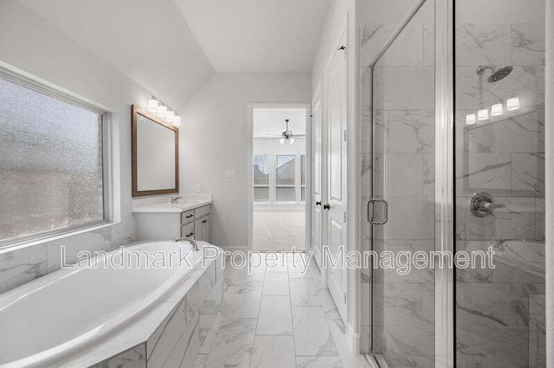 Mansfield House: 1822 Buckeye Lane
