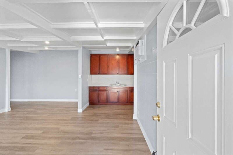 Sacramento House: 1516B McAllister Avenue