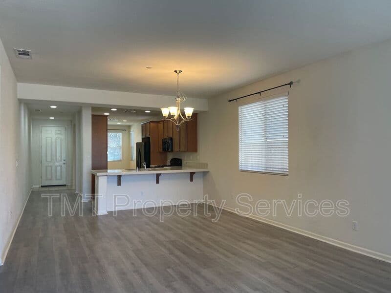 Elk Grove House: 10408 Siltstone Way