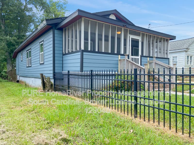 North Charleston House: 1919 Norwood St